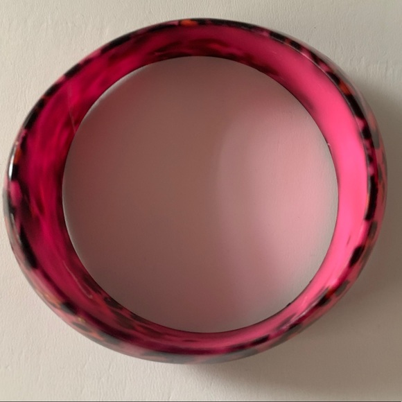 Hot pink leopard print bangle bracelet - Picture 4 of 6